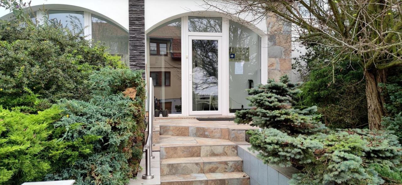 Homestay Kucharovice Exterior foto